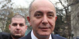 Hamburgerii nestiuti ai lui Puiu Popoviciu Puiu Popoviciu