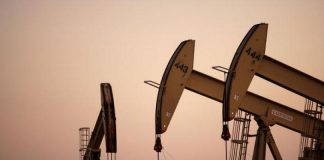 Prețul petrolului s-a prăbușit ajungând la 44,33 dolari barilul Prețul petrolului s-a prăbușit ajungând la 44,33 dolari barilul