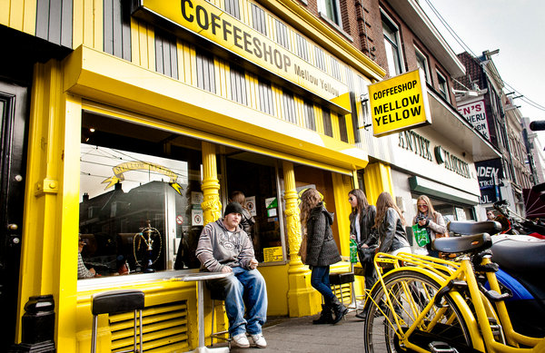 De ce a fost închis cel mai vechi cannabis coffeeshop din Amsterdam