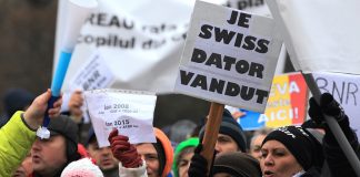 Proteste în faţa sediului BNR si în faţa sediului Autorităţii Naţionale pentru Protecţia Consumatorului (ANPC) Proteste în faţa sediului BNR si în faţa sediului Autorităţii Naţionale pentru Protecţia Consumatorului (ANPC)