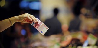 Guvernul estimează că 10 miliarde de euro vor intra în economia României în următorii 4 ani prin înfiinţarea fondului suveran de investitii (FSDI), acesta fiind de bun augur pentru piaţa de capital infiinţarea fondului suveran de investitii (FSDI)