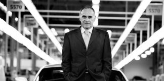 Oamenilor de succes nu le pasă că tu ai o idee strălucită Ulrich-Bez-Aston-Martin