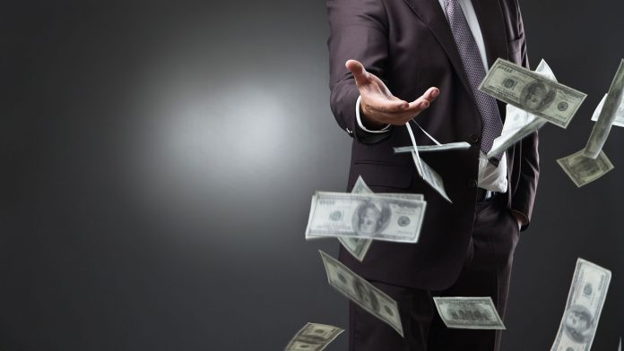 Proiectul Legii salarizării: 3.600 euro salariu pentru medici şi majorări salariale şi de 150%