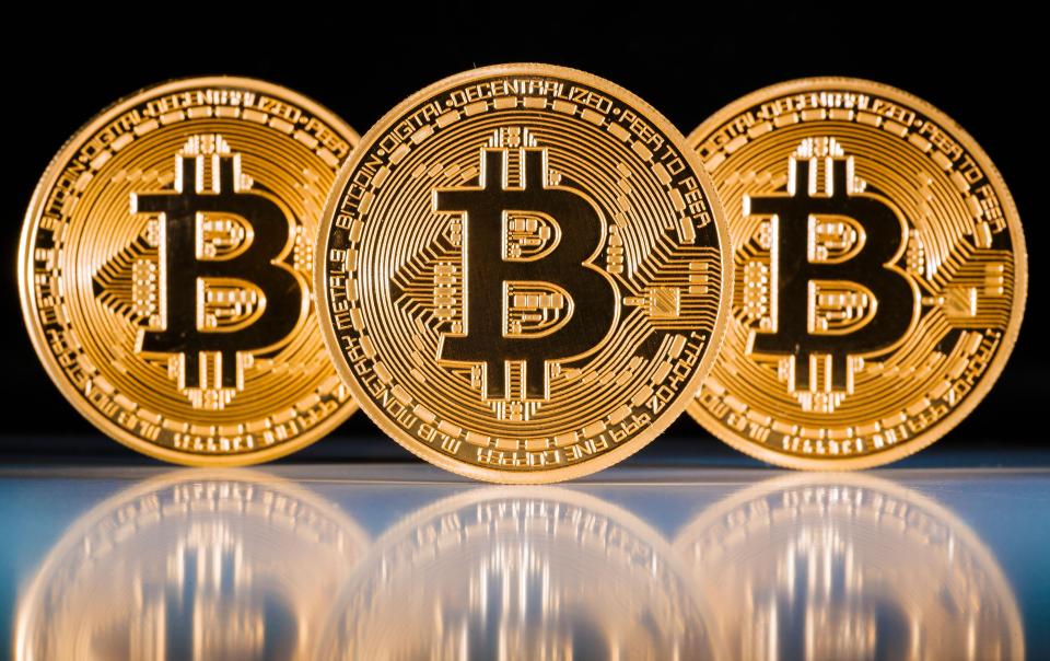 tranzacționați bitcoini în Canada opțiune binară de broker