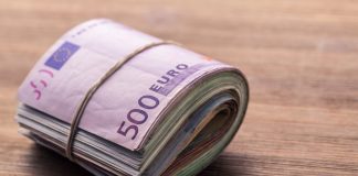Românii din străinătate au trimis anul trecut în ţară peste 4,9 miliarde de dolari
