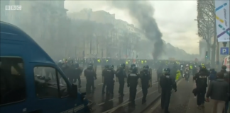 Violența se întoarce pe străzile din Paris