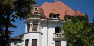 Aschia nu sare departe de trunchi…Caramitru fiul isi cumpara casa de 3 milioane de euro dar nu ne arata fonduri suficient justificate, Caramitru tatal e acuzat ca-si ia 10% din incasarile teatrului, ca regizeaza 66 din cele 120 de spectacole jucate si asta numai pentru bani iar stilul de management e dictatorial si neperformant