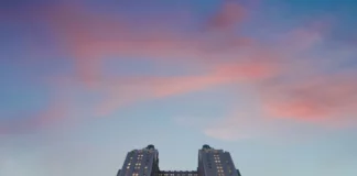 Waldorf Astoria, scos la vânzare cu 2 miliarde de dolari după o investiție de 4 miliarde: cum a ajuns un simbol al luxului să genereze pierderi masive