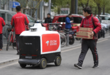 700.000 de concedieri JD.com? Gigantul chinez pregătește cea mai mare revoluție a livrărilor: roboții ar putea înlocui armata de curieri 700.000 de concedieri JD.com și automatizarea livrărilor cu roboți în China