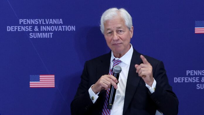 JPMorgan investește sute de milioane de dolari în Jocurile Olimpice și devine primul partener bancar global, la Los Angeles 2028 JPMorgan investește sute de milioane de dolari în Jocurile Olimpice și devine primul partener bancar global, la Los Angeles 2028
