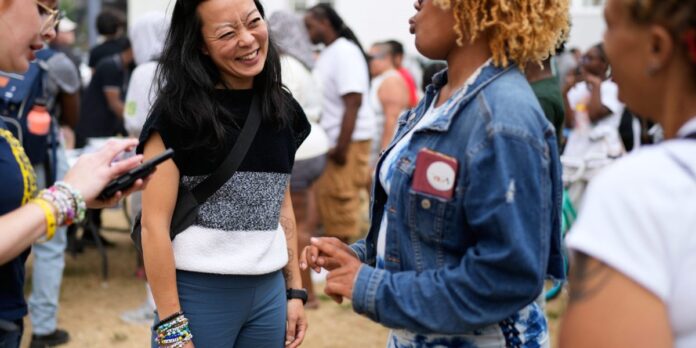 Francesca Hong sfidează establishmentul democrat în Wisconsin, într-o cursă care poate schimba echilibrul politic al statului Francesca Hong sfidează establishmentul democrat în Wisconsin, într-o cursă care poate schimba echilibrul politic al statului