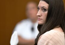 Procesul Lindsay Clancy intră în faza decisivă: căutările despre psihoză alimentează disputa privind moartea celor trei copii Procesul Lindsay Clancy intră în faza decisivă: căutările despre psihoză alimentează disputa privind moartea celor trei copii