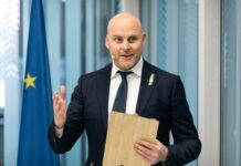 Letonia cere 7 miliarde de euro din bugetul UE pentru apărare. Cererea testează solidaritatea financiară a Europei Letonia cere 7 miliarde de euro din bugetul UE pentru apărare. Cererea testează solidaritatea financiară a Europei
