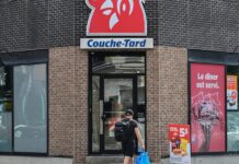 Magazinele de proximitate sfidează febra AI: de ce au devenit acțiunile vedetă ale bursei și ce urmează în 2027 Magazinele de proximitate sfidează febra AI: de ce au devenit acțiunile vedetă ale bursei și ce urmează în 2027