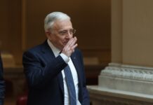 Isărescu cere coaliției negocieri și compromisuri: fără stabilitate politică, corecțiile economice riscă să fie amânate Isărescu cere coaliției negocieri și compromisuri: fără stabilitate politică, corecțiile economice riscă să fie amânate