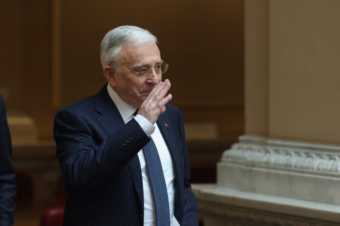 Isărescu cere coaliției negocieri și compromisuri: fără stabilitate politică, corecțiile economice riscă să fie amânate
