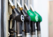 Motorina s-a scumpit din nou la Petrom și OMV: majorarea de 15 bani anulează parțial reducerea accizei Motorina s-a scumpit din nou la Petrom și OMV: majorarea de 15 bani anulează parțial reducerea accizei