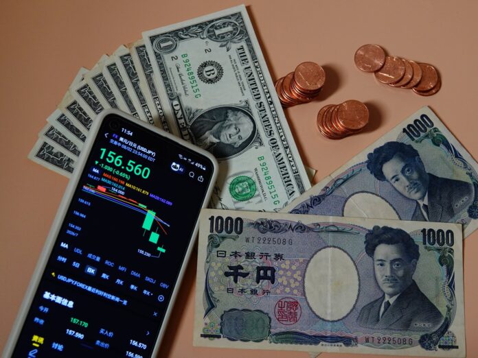 SUA și Japonia intervin pentru yen după 28 de ani: ce semnal primesc piețele și companiile expuse la dolar