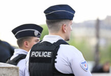Doi suspecți au escaladat un hotel de lux din Paris și au furat bunuri de aproape un milion de euro Doi suspecți au escaladat un hotel de lux din Paris și au furat bunuri de aproape un milion de euro