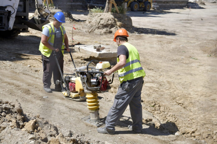 Moartea unui muncitor român pe un șantier din Surrey: două companii au primit amenzi de 1,15 milioane de lire