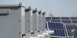 În Devon, lichidul care face betonul să plutească testează o soluție nouă pentru stocarea energiei regenerabile În Devon, lichidul care face betonul să plutească testează o soluție nouă pentru stocarea energiei regenerabile