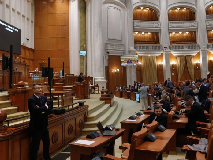 PNL și USR își unesc voturile pentru reforme în Parlament și cer PSD transparență privind protocolul cu AUR și SOS
