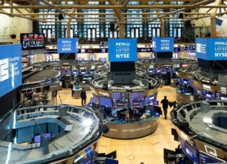 NYSE și Blockchain.com explorează acțiunile tokenizate: ce se schimbă pentru investitori și ce riscuri apar NYSE și Blockchain.com explorează acțiunile tokenizate: ce se schimbă pentru investitori și ce riscuri apar