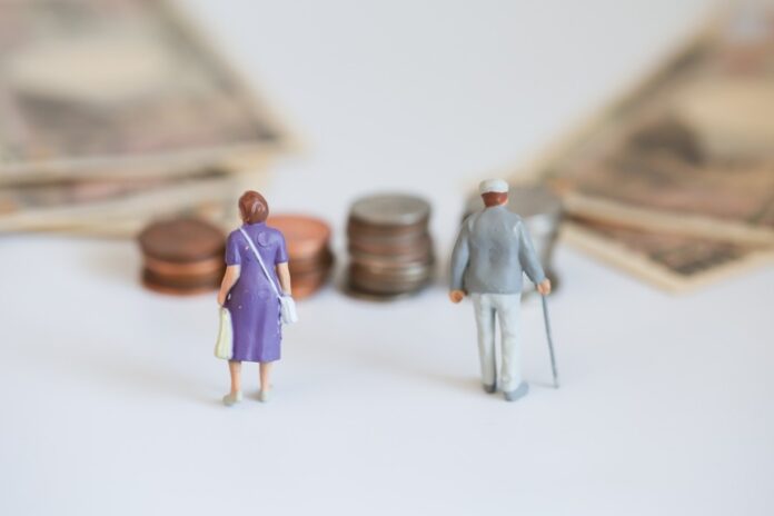 Pensia publică nu inspiră încredere: 75% dintre românii din mediul urban se tem că nu le va asigura un trai decent