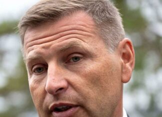 Estonia a plătit 70 de milioane de euro pentru muniție inutilizabilă destinată Ucrainei. Ministrul Apărării demisionează Estonia a plătit 70 de milioane de euro pentru muniție inutilizabilă destinată Ucrainei. Ministrul Apărării demisionează