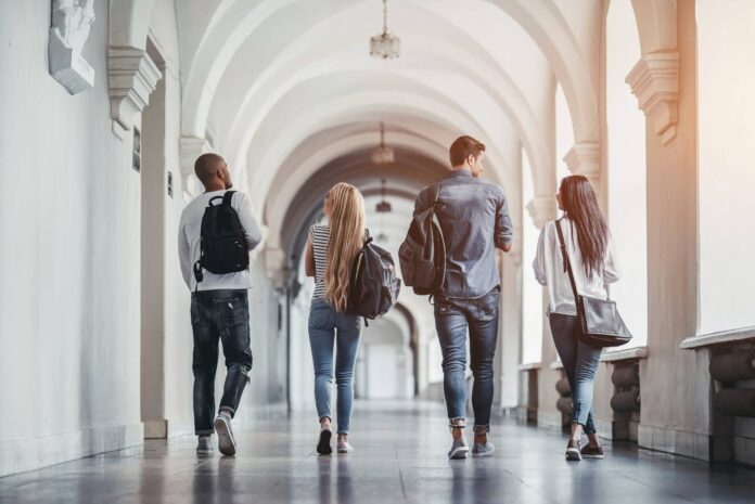 studentii din Romania
