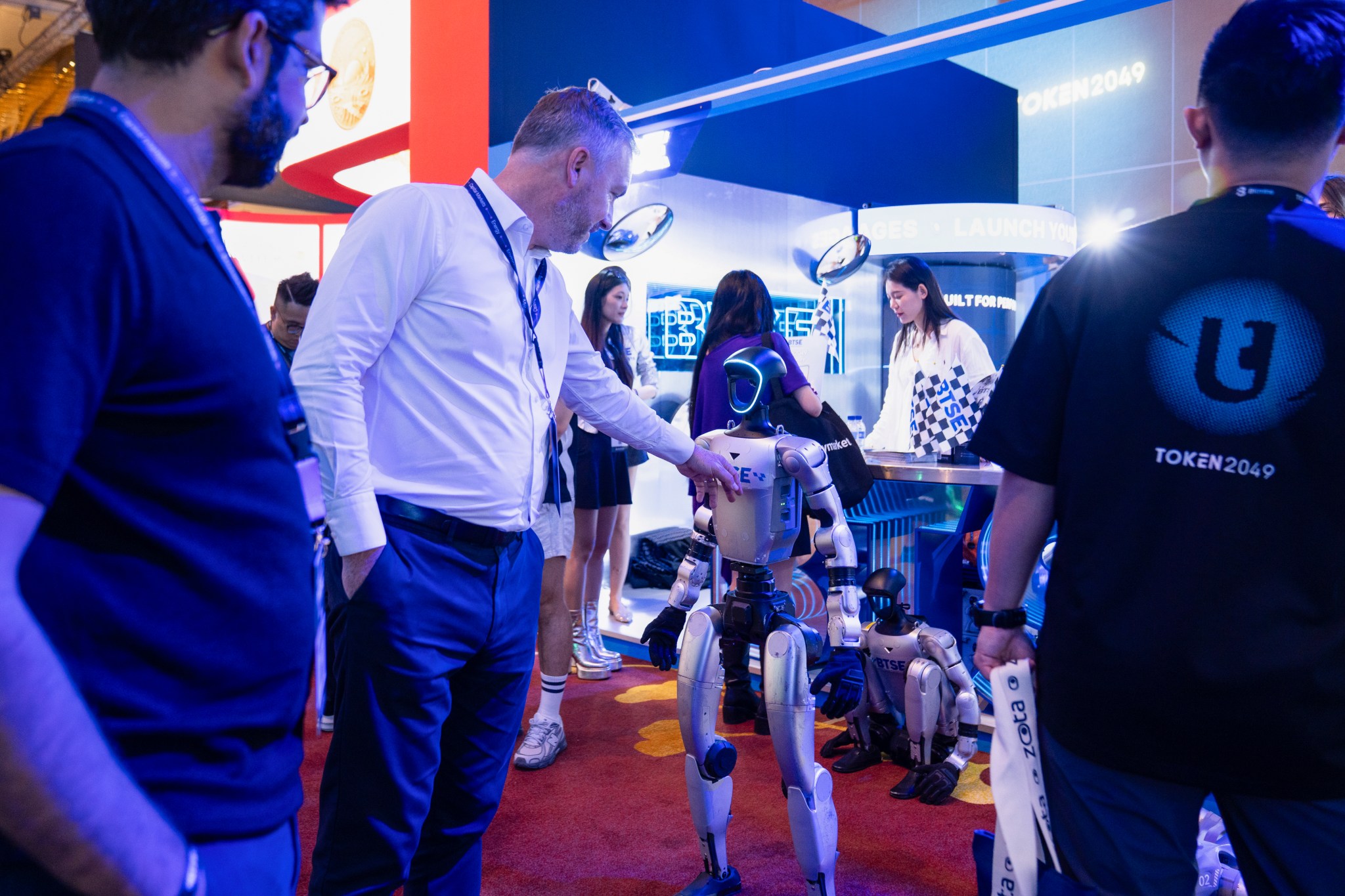 Agenții AI ar putea prelua tranzacțiile cripto până în 2028, dar atacurile autonome cresc riscurile pentru platforme