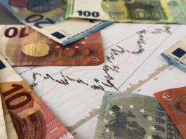 10.000 de lei păstrați un an: 9.410 lei în lei, 9.752 în euro și 12.849 în aur