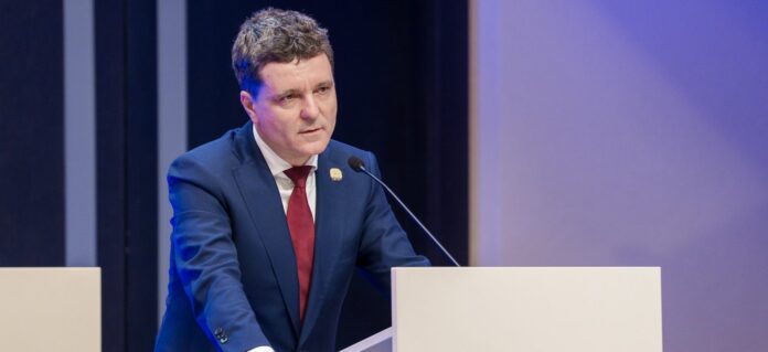 Nicușor Dan salută legea Ucrainei pentru educația în limba maternă a minorităților, inclusiv a românilor Nicușor Dan salută legea Ucrainei pentru educația în limba maternă a minorităților, inclusiv a românilor