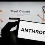 Anthropic suspendă pe termen nelimitat accesul la internet pentru testarea agenților AI, într-un mediu controlat