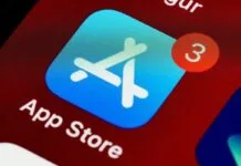 Apple introduce în regulile App Store prevederi împotriva aplicațiilor AI care „dezbracă” persoane