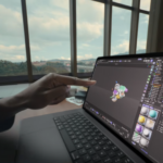 Apple anunță primul MacBook Pro cu ecran tactil: prețuri de la 2.899 de dolari și disponibilitate din 6 noiembrie
