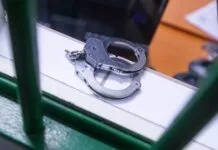 Șase femei, reținute în Prahova într-un dosar privind credite de aproape 2 milioane de lei și acte false