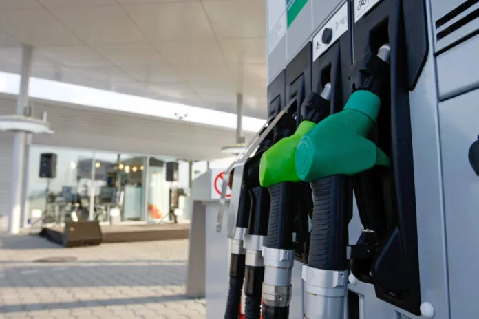 G7 eliberează 100 de milioane de barili din rezerve: intervenția care încearcă să frâneze scumpirea carburanților G7 eliberează 100 de milioane de barili din rezerve: intervenția care încearcă să frâneze scumpirea carburanților