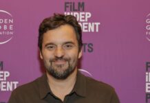 Jake Johnson își vinde reședința retrasă din Pasadena pentru 3,3 milioane de dolari Jake Johnson își vinde reședința retrasă din Pasadena pentru 3,3 milioane de dolari