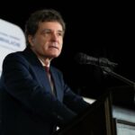 Nicușor Dan cere Parlamentului să revizuiască finanțarea centralelor pe combustibili fosili în legea eficienței energetice