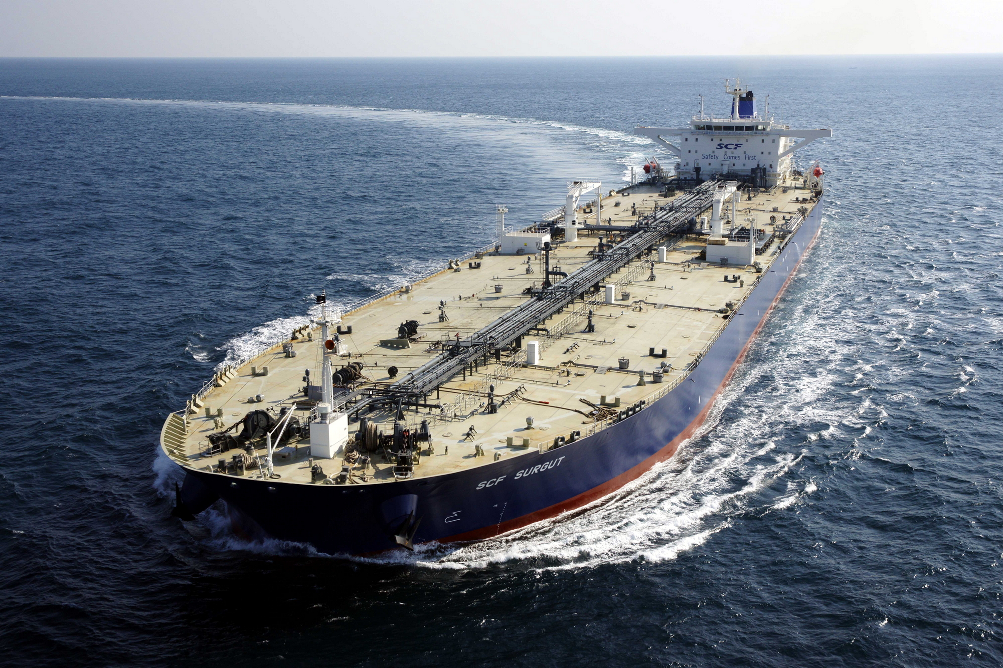 Asigurarea petrolierelor din Marea Neagră s-a scumpit de 12,5 ori. Cum pot ajunge costurile în prețul carburanților