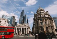 George Iacobescu pregătește un zgârie-nori de 300 de metri și 70 de etaje în City of London George Iacobescu pregătește un zgârie-nori de 300 de metri și 70 de etaje în City of London