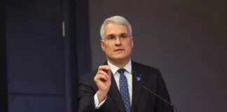 Începe implementarea proiectului STEP UP: tinerii eligibili primesc 1.000 de lei în primul an și 1.200 de lei în al doilea